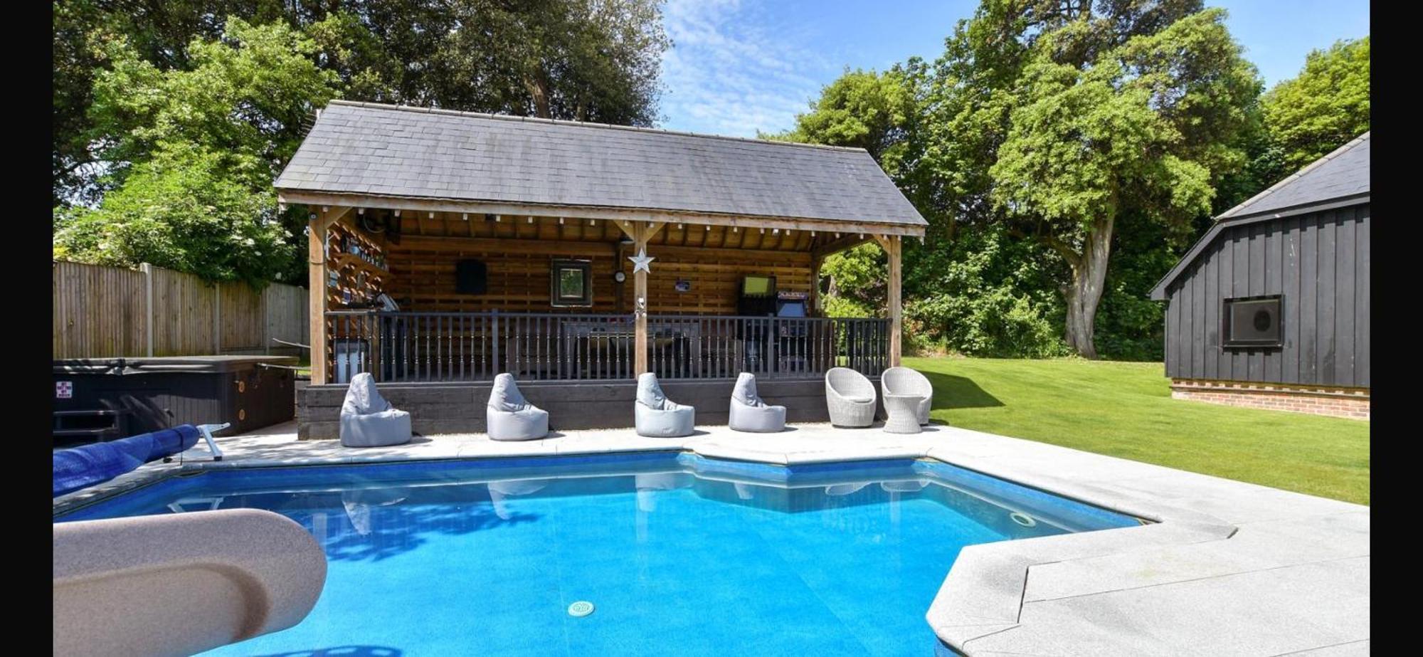 Villa Luxurious Oasis Relax 32C Pool, Jacuzzi Games Bar Deal Exterior foto
