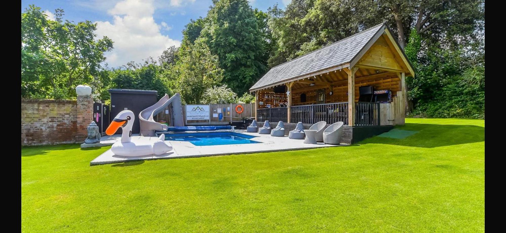 Villa Luxurious Oasis Relax 32C Pool, Jacuzzi Games Bar Deal Exterior foto